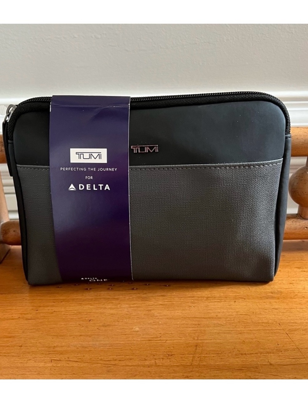Tumi Delta International First Class Travel Toiletry Pouch